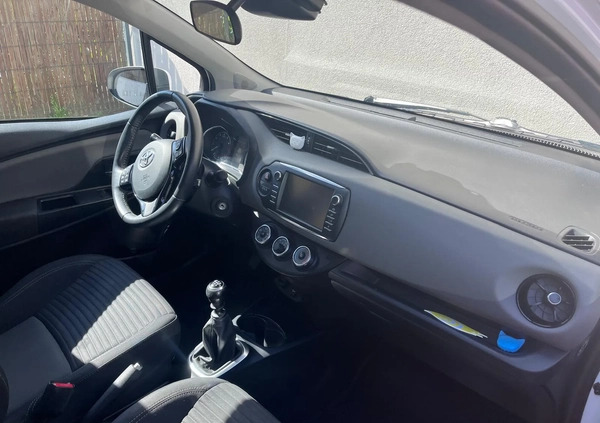Toyota Yaris cena 46500 przebieg: 65660, rok produkcji 2018 z Wieliczka małe 29
